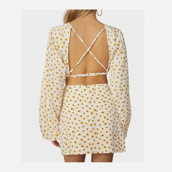 WeWoreWhat •Satin Mini Slip Skirt Ditsy Floral Daisies Revolve Cottagecore S NWT - Picture 4 of 4